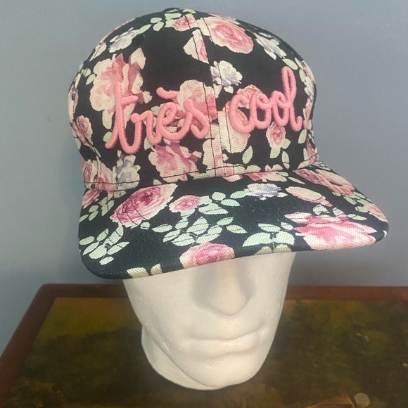 H&M “Tres Cool” Floral Hat - Picture 2 of 5